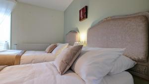 B&B / Chambres d'hotes Chambres d'Hotes CASCAROT : Chambre Double ou Lits Jumeaux avec Baignoire