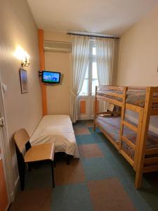 Hotels Hotel Montsegur : photos des chambres