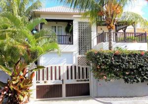 Tropical villa Pereybere