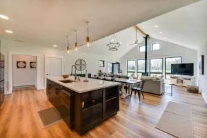 Stunning Chesapeake Bay Farmhouse with Dock and Kayaks - Nassawadox