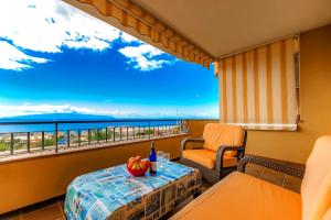 Ocean view Family Apartment in Playa La Arena
