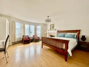 Burnaby Metrotown Cozy 3 Bedroom Suite - Burnaby