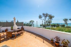 Stunning terrace with ocean view