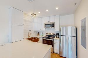 Grand Caribbean East & West, E212