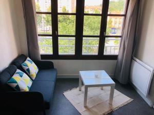 Appartements Saint Etienne Grand studio proche tout acces : photos des chambres