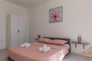 A1 - spacious apt on the seafront with terrace