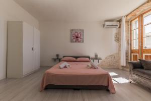 A1 - spacious apt on the seafront with terrace