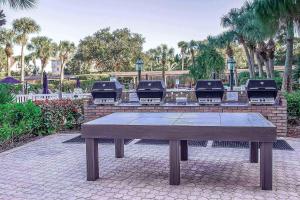 Harbor Towers 4th Fl Pool & Bay Views End Unit
