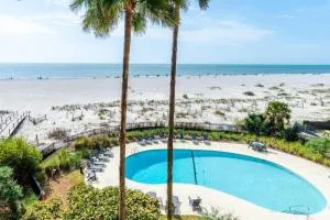 Seascape 315 - Oceanfront Condo Overlooking Pool - McClellanville