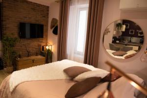 Appartements Studio coeur de ville sanary tres cosy parking : photos des chambres