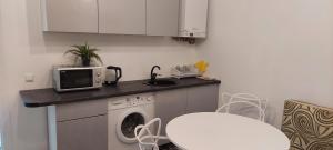 1 Bedroom Apartment on B. Khmelnytskogho - centre