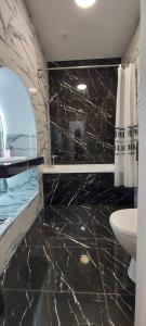 1 Bedroom Apartment on B. Khmelnytskogho - centre