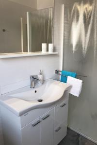 Apartments with parking space Kastel Luksic, Kastela - 21073