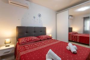 Apartments with parking spaces Kastel Novi, Kastela - 21085