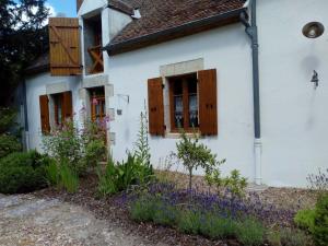 Maisons de vacances Authentic Holiday Home in Burgundy with Large Swimming Pool : photos des chambres