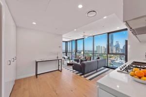 Prime Located Luxe 2 BR Sky HomeSensational Views