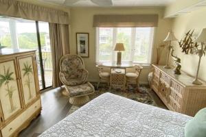 Port O Call C302 - IOP Island Retreat! Treetop Oceanview!