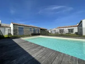 Grande Villa 5 Ch. avec Piscine Privée, Jardin, Proche Mer et Centre - Classée 3 Étoiles - FR-1-246A-226 - La Gautrie