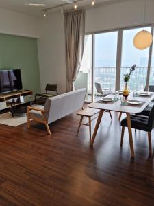 Una Residence by Maya