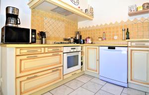 Amazing Home In St Genies De Malgoires