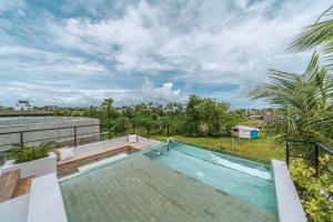 Villa Baliwood: Splendid 2BR Villa - 200m Away from the Beach