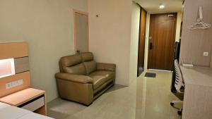 Nagoya thamrin apartment (Favehotel Building)
