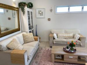 On Esplanade own flat & Pool, Manly cafe precinct