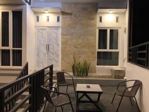 COMFY VILLA BATU Malang - Premium Modern Minimalis - Obiekty bez kategorii w mieście Tlekung