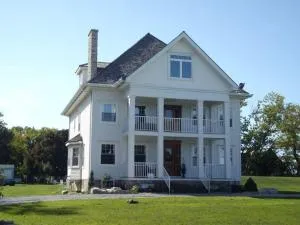 A La Gallarie - Riverside Manors