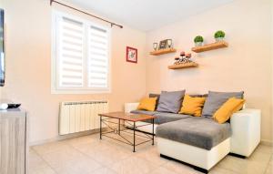 3 Bedroom Amazing Home In Sorgues