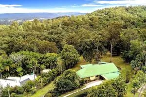 Noosa hinterland acreage close to the beach - Eumundi