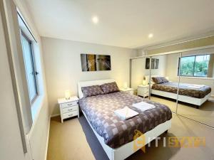 Beige & Beautiful - 1bd 1bth Apt - Close to ANU