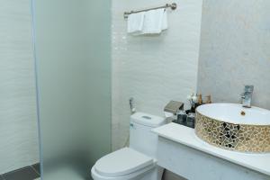 Queen Central Hotel - Ben Thanh Market