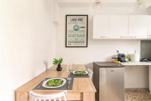 Chic apt near Acropolis - Avdi square