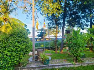 Lake Side Tourist Inn