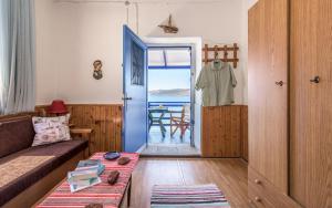 Blue Traditional Boathouse in Klima