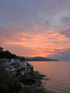 Endless blue sea house