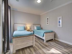 Luxury Tuscana condo - Pool & Hot Tub near Disney