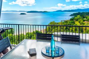 obrázek - The Panorama 3, Hamilton Island 2 Bedroom 2 Bathroom Ocean View Modern Apartment