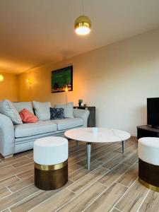 Villas villa bleu marine chic calme et jardin : photos des chambres