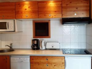 Studio rénové avec balcon sud et parking, 4 personnes, Montgenèvre - FR-1-330D-66