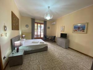 Marebello Holiday Rooms