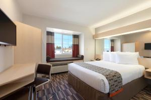 Queen Room - Non-Smoking room in Microtel Inn & Suites Modesto