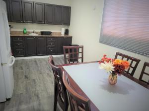 Cozy 4 bedroom townhouse - peaceful feel of home