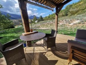 B&B / Chambres d'hotes La Peyregoune, logement en pleine nature et table d'hotes : photos des chambres