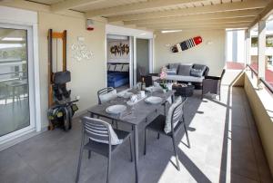 Sea view penthouse in Vari