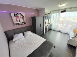 Studio Village Naturiste Baby Doll