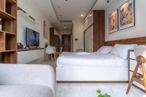 De Lux Central Studio next Hyatt ,Opera House ,Benthanh ,Pool,Gym