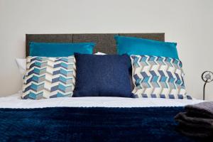 Swanky city centre apartment