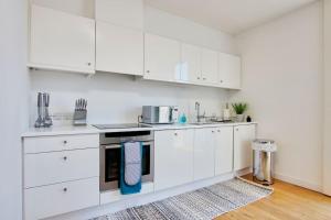 Swanky city centre apartment